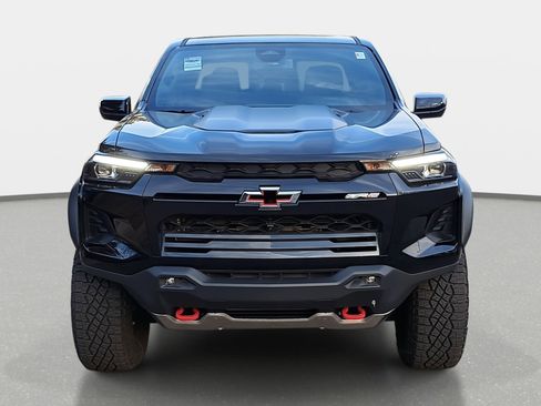 Used 2025 Chevrolet Colorado ZR2 w/ Technology Package image 2