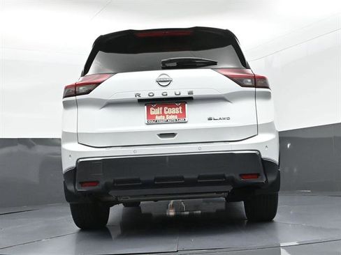 Used 2025 Nissan Rogue SL w/ Tech Package image 36