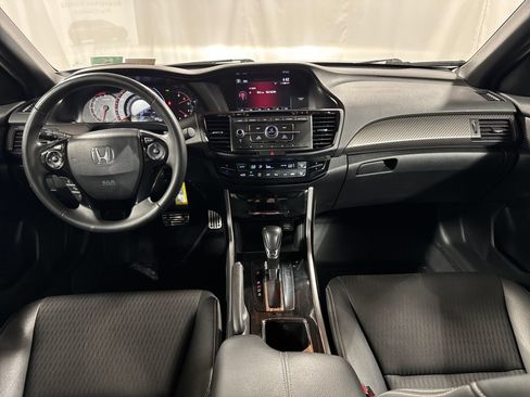 Used 2017 Honda Accord Sport image 4