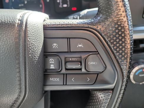 Certified 2025 Toyota Tacoma SR5 AWD/4WD image 30