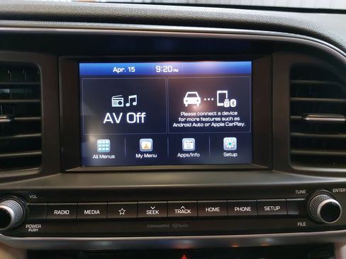 Used 2020 Hyundai Elantra SEL FWD image 22