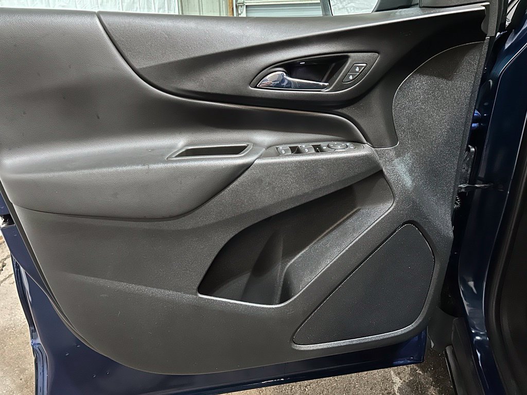 Used 2022 Chevrolet Equinox LT w/ LPO, Floor Liner Package FWD image 15