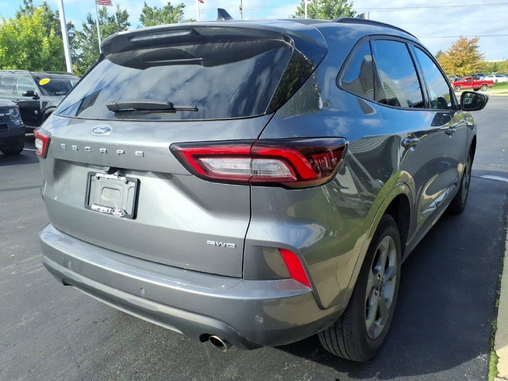 Used 2024 Ford Escape ST-Line w/ Tech Pack #1 AWD/4WD image 4