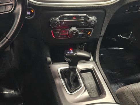 Used 2022 Dodge Charger SXT RWD image 8