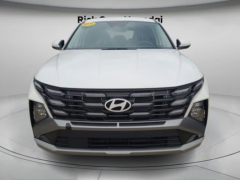 Used 2025 Hyundai Tucson SE image 5