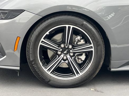 Used 2025 Ford Mustang Convertible RWD image 15