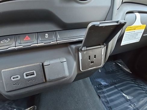 Used 2024 Chevrolet Silverado 1500 Custom image 28