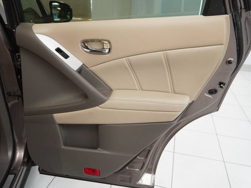Used 2013 Nissan Murano SL w/ Navigation Pkg AWD/4WD image 32