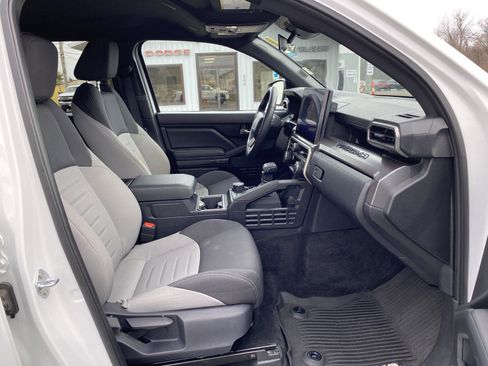 Used 2025 Toyota Tacoma TRD Off-Road image 33