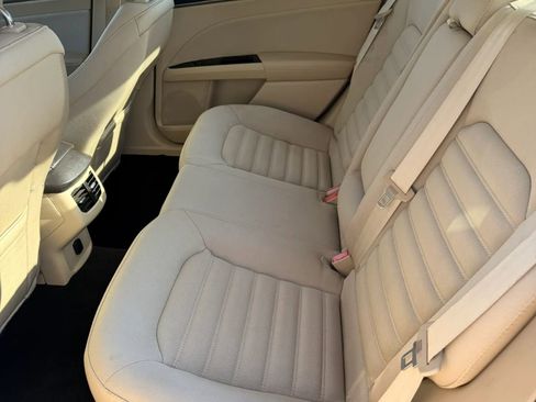 Used 2015 Ford Fusion SE FWD image 16