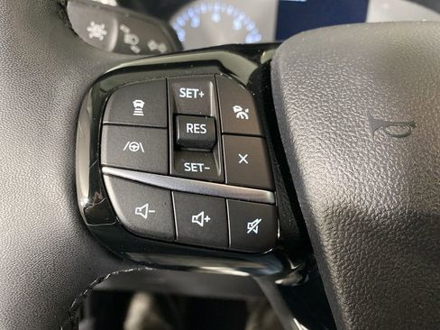 Used 2022 Ford Escape SEL image 11