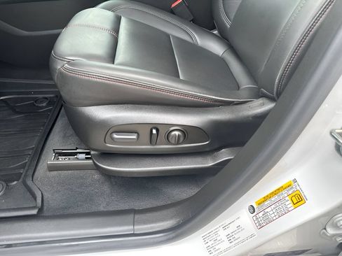 Used 2023 Chevrolet Traverse RS AWD/4WD image 10