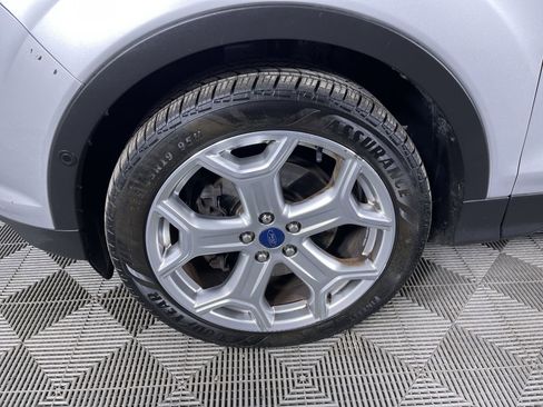 Used 2019 Ford Escape Titanium image 26