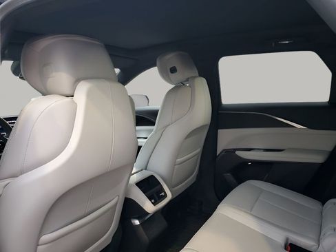 Certified 2024 Cadillac Lyriq Luxury image 18