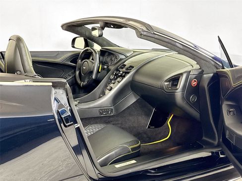 Used 2014 Aston Martin Vanquish Volante image 27