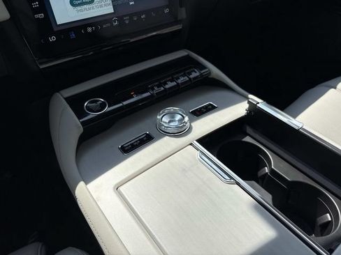 New 2026 Lincoln Navigator L Reserve w/ Jet Appearance Package AWD/4WD image 30