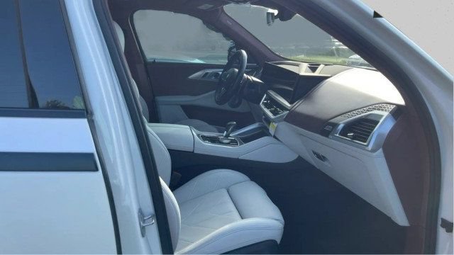 Used 2024 BMW XM AWD/4WD image 12