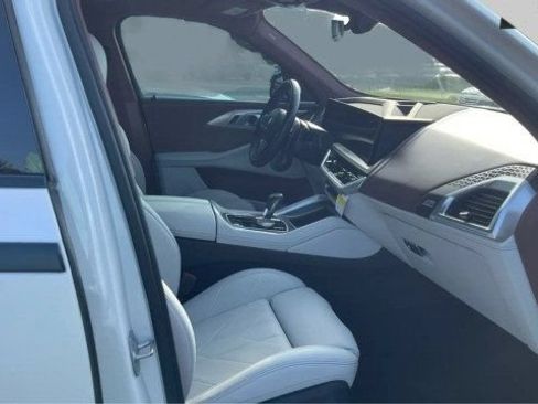 Used 2024 BMW XM AWD/4WD image 12