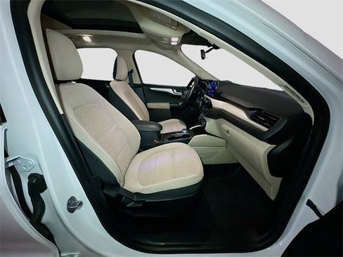 Certified 2020 Ford Escape SE image 22