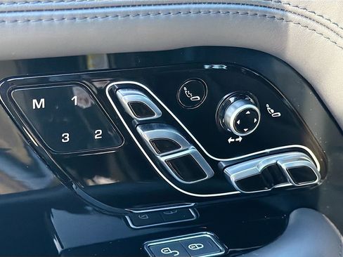 Used 2021 Land Rover Range Rover SV Autobiography Dynamic image 26