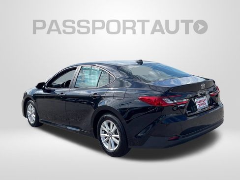Used 2025 Toyota Camry LE FWD image 4