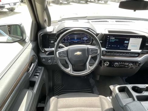 Used 2024 Chevrolet Silverado 1500 LT AWD/4WD image 11
