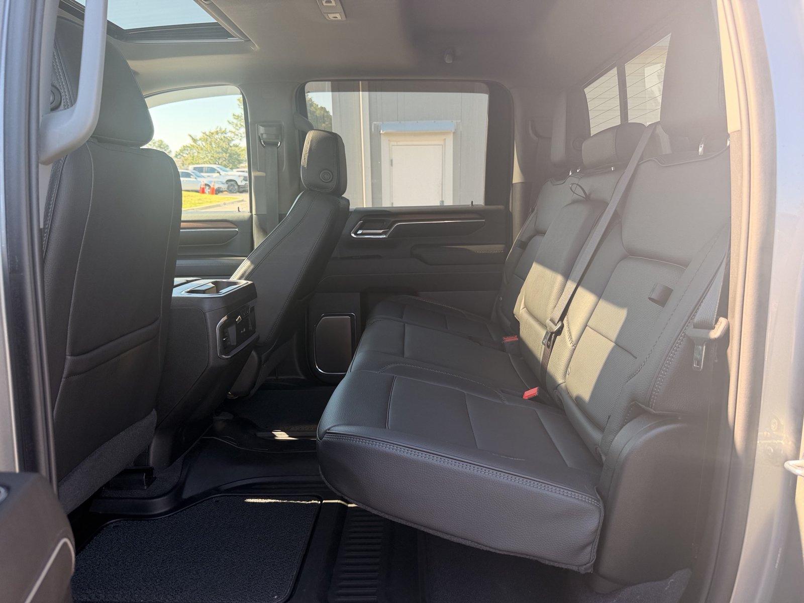 Used 2024 GMC Sierra 3500 Denali w/ Denali Reserve Package AWD/4WD image 29