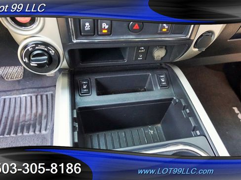 Used 2017 Nissan Titan SL image 26