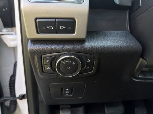 Used 2017 Ford F150 Lariat w/ Equipment Group 502A Luxury AWD/4WD image 17