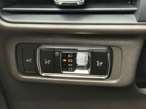 Used 2023 Lincoln Corsair AWD w/ Equipment Group 101A image 21