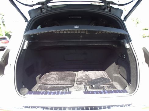 Used 2023 Mercedes-Benz Maybach GLS 600 4MATIC image 18