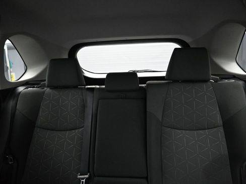 Used 2022 Toyota RAV4 XLE FWD image 16