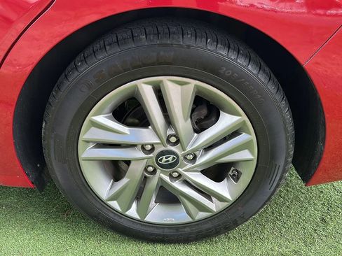Used 2019 Hyundai Elantra Value Edition FWD image 41