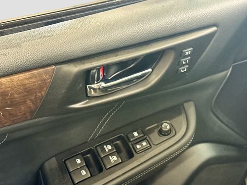 Used 2018 Subaru Outback 2.5i Limited image 18