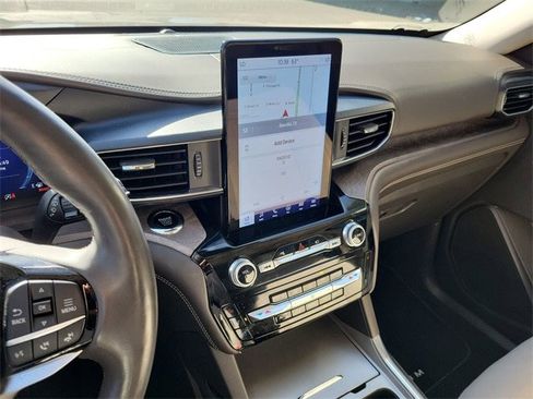 Used 2023 Ford Explorer Platinum w/ Technology Package image 12