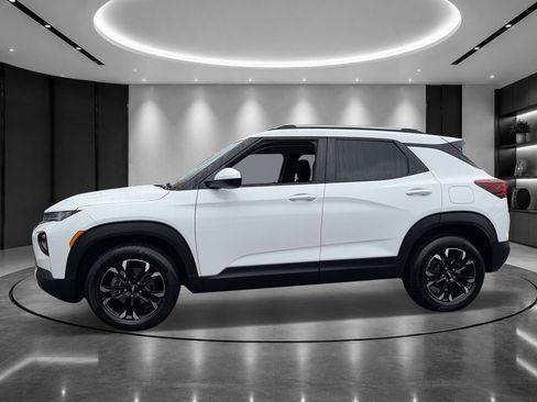 Certified 2023 Chevrolet TrailBlazer LT FWD image 3