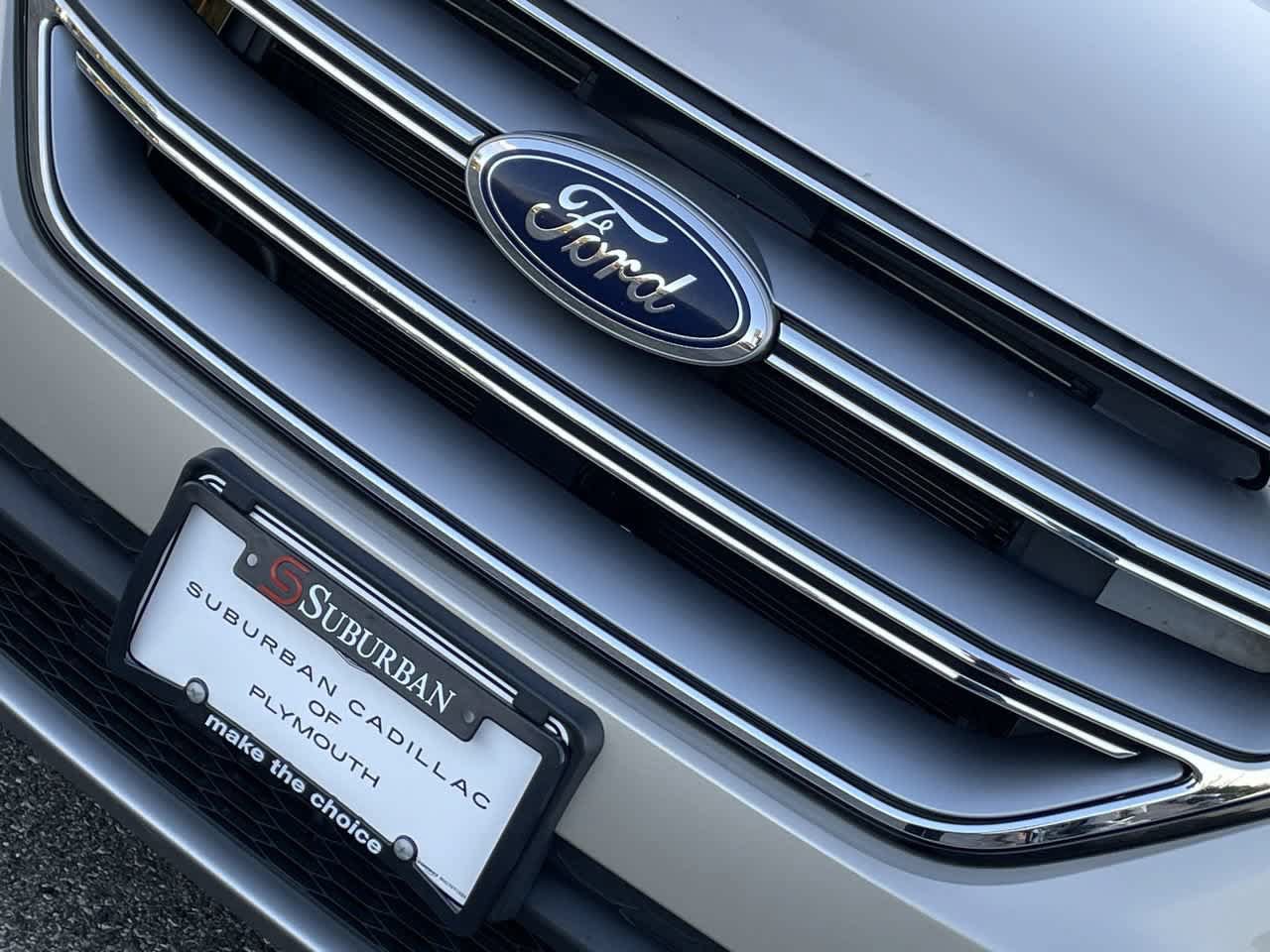 Used 2017 Ford Edge Titanium w/ Technology Package AWD/4WD image 35