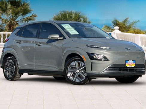 Used 2023 Hyundai Kona SE w/ Cargo Package image 1