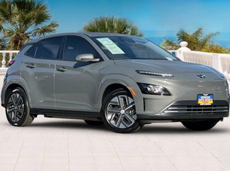 Used 2023 Hyundai Kona SE w/ Cargo Package video 1