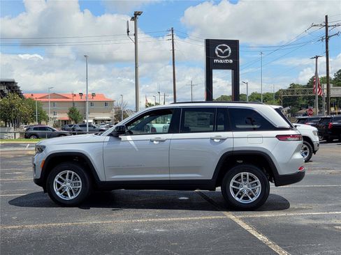 New 2026 Jeep Grand Cherokee Laredo RWD image 8