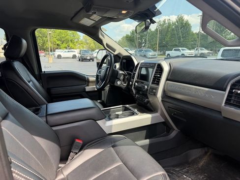 Used 2020 Ford F250 Lariat w/ Chrome Package AWD/4WD image 4