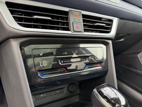 New 2026 Volkswagen Taos SEL AWD/4WD image 23