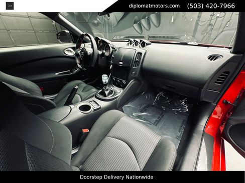 Used 2016 Nissan 370Z Coupe RWD image 17