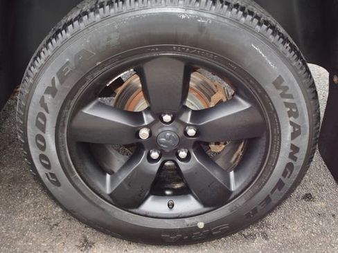 Used 2020 RAM 1500 Express w/ Wheel & Sound Group AWD/4WD image 46