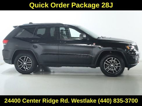 Used 2017 Jeep Grand Cherokee Trailhawk w/ Trailhawk Luxury Group AWD/4WD image 12