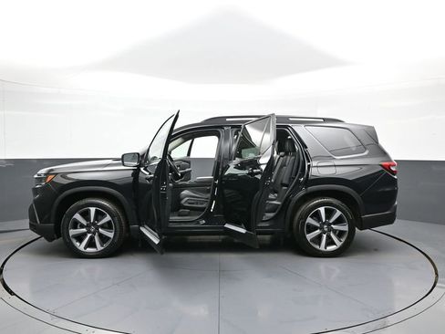 Certified 2024 Honda Pilot Touring image 45