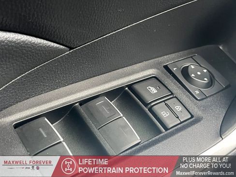 Used 2024 Toyota RAV4 SE image 7