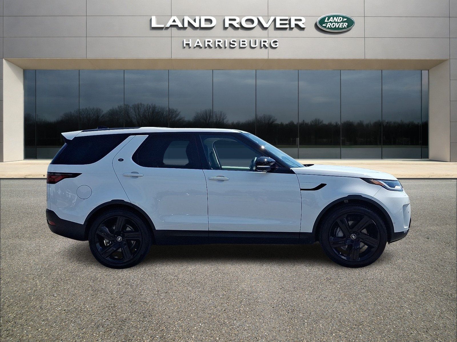Used 2026 Land Rover Discovery S AWD/4WD image 5