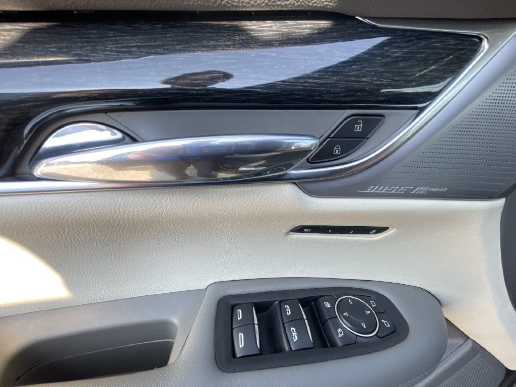 Used 2023 Cadillac XT6 Premium Luxury w/ Technology Package FWD image 23