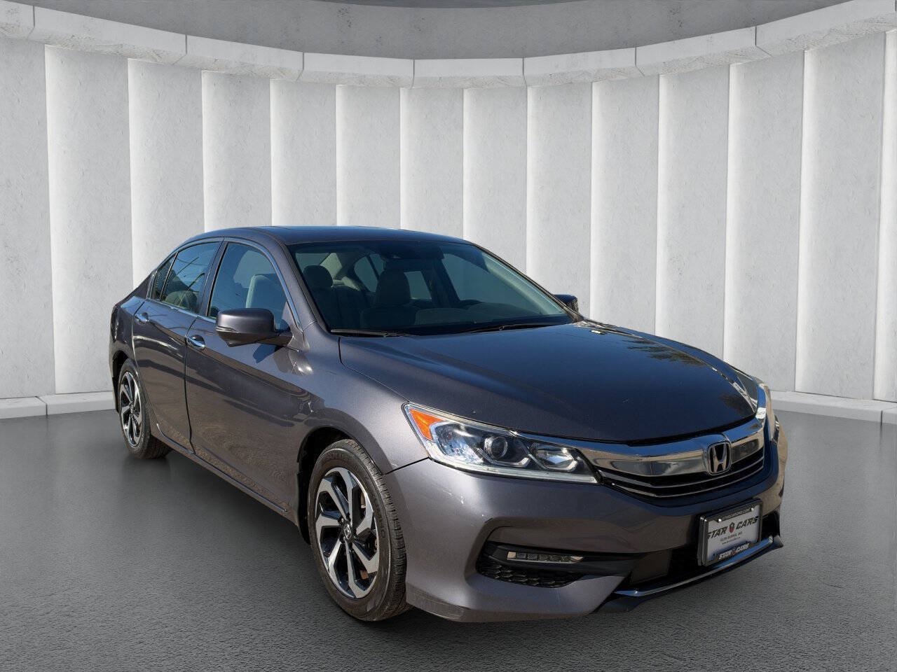 Used 2017 Honda Accord EX-L image 7